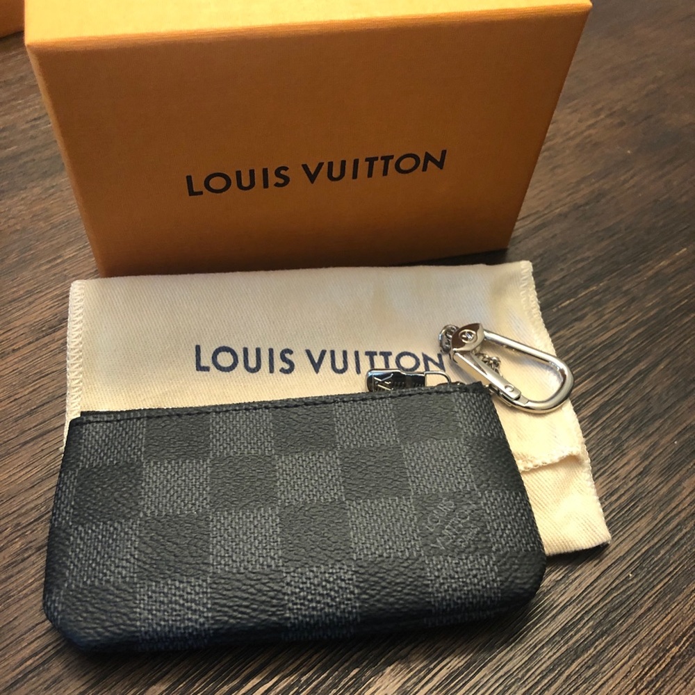 Authentic NEW Louis Vuitton Clefs Graphite Holder
